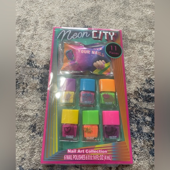 Neon city nail art collection 11 pieces - Picture 1 of 1